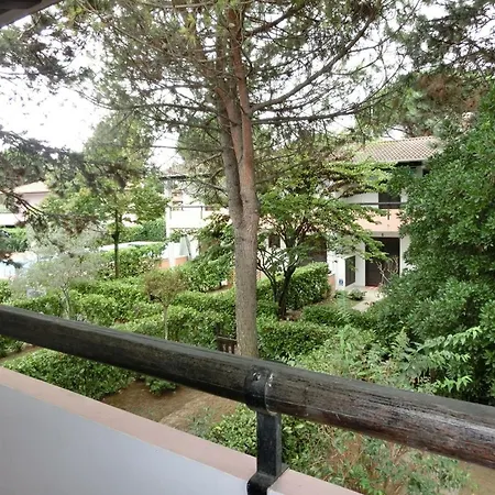 Apartamento Two-bedroom With Private Garden Bibione