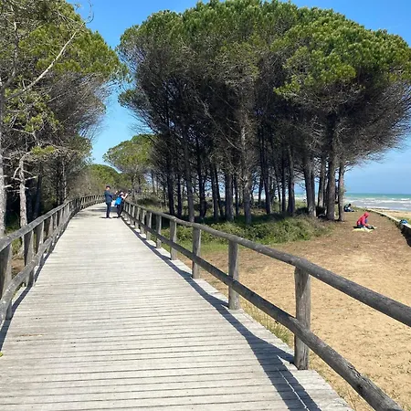 Apartamento Two-bedroom With Private Garden Bibione