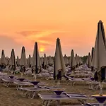 Apartamento Two-bedroom With Private Garden Bibione