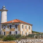 Apartamento Two-bedroom With Private Garden *