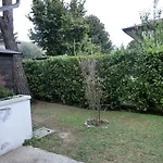 Apartamento Two-bedroom With Private Garden