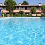 Apartamento Two-bedroom With Private Garden