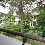 Apartamento Two-bedroom With Private Garden *