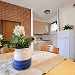 Apartamento Two-bedroom With Private Garden Bibione