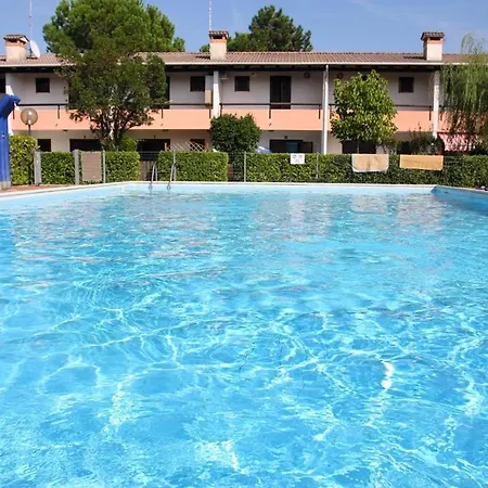 Two-bedroom With Private Garden Apartment Bibione
